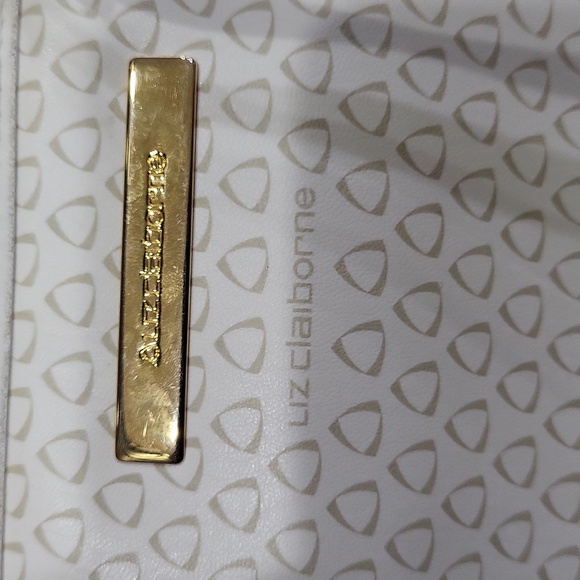 EUC Liz Claiborne women's small handbag crossbody bag purse, white - Picture 7 of 11